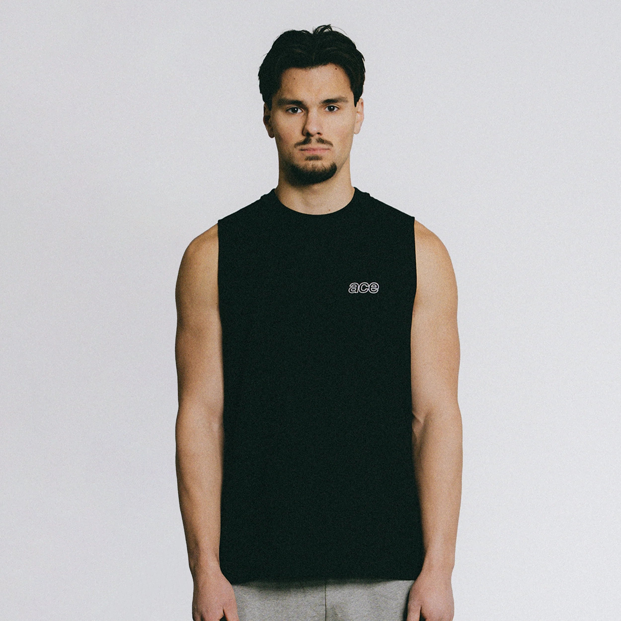 OUTLINE CUT OFF VEST