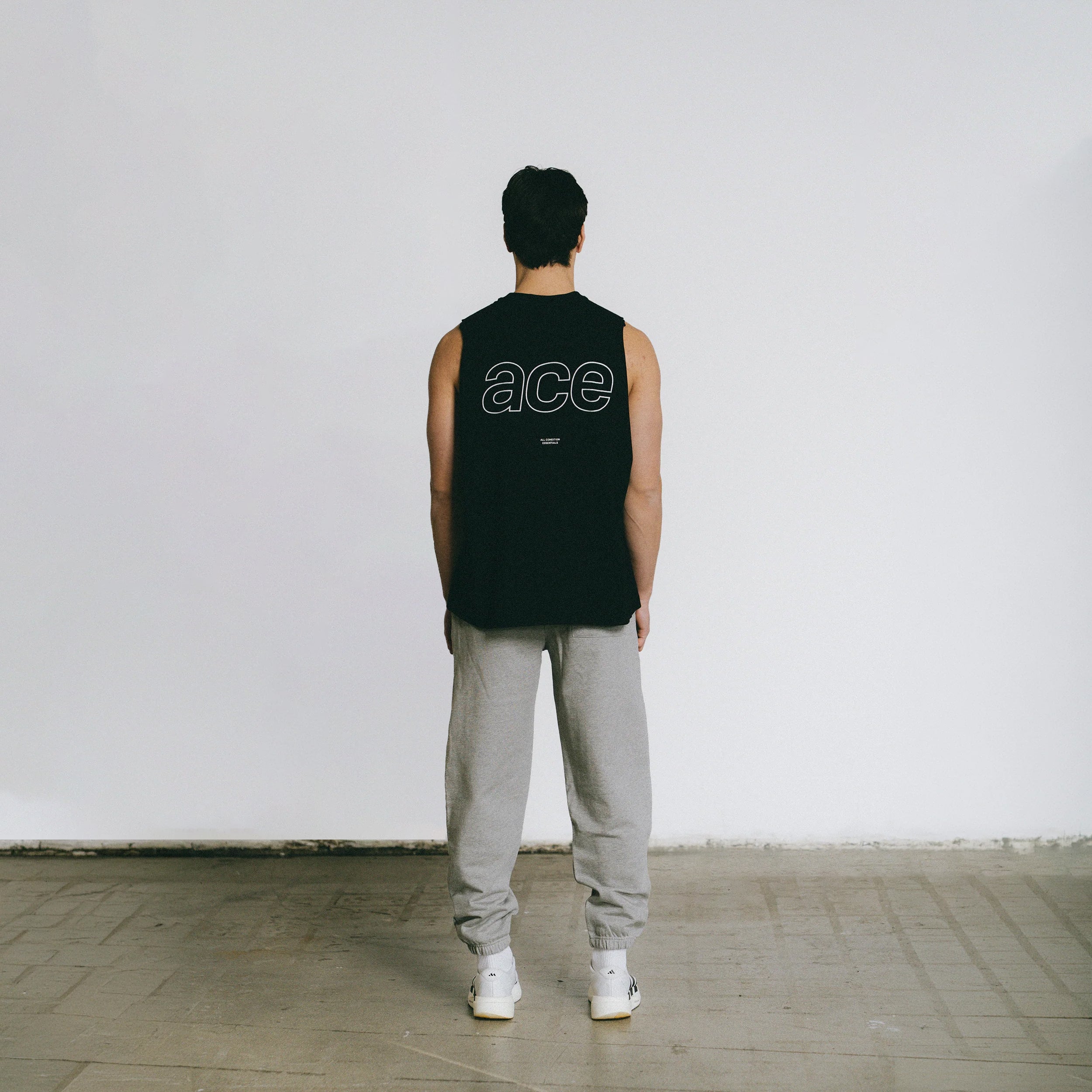 OUTLINE CUT OFF VEST